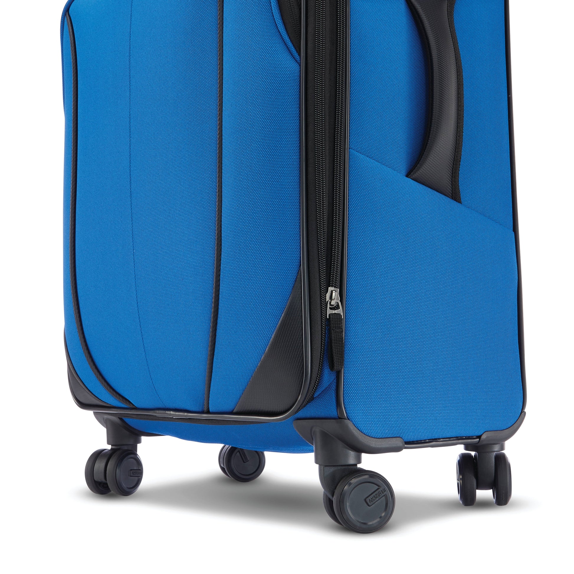 4 KIX 2.0 28" Upright Softside Spinner Luggage